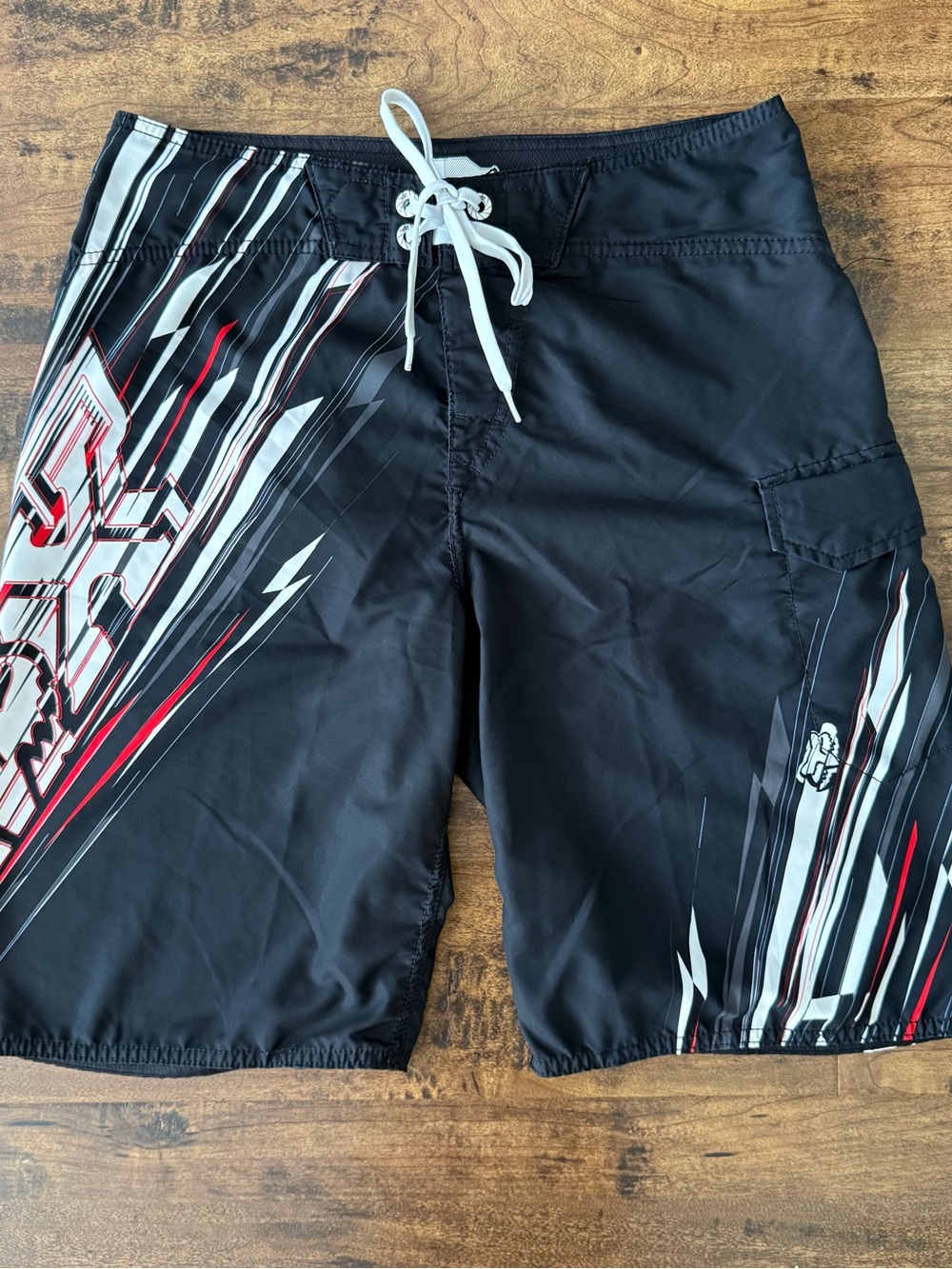 Fox Men’s Board Shorts Black White Red Graphic Print Drawstring Pockets Sz 32